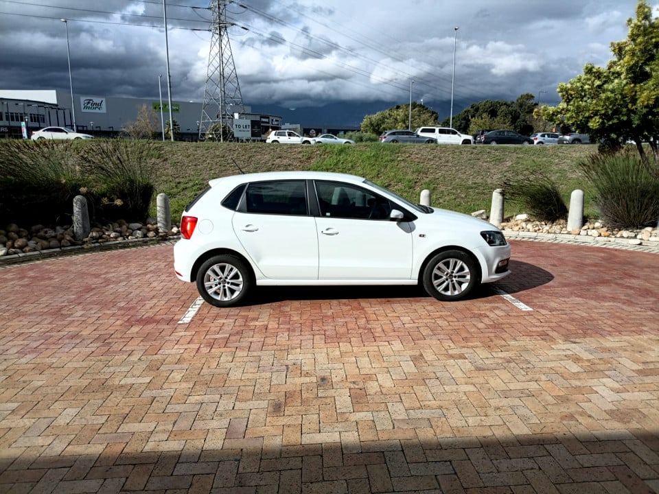 Photo 3 of 14