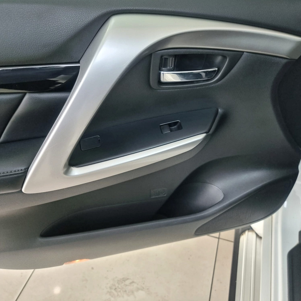 Photo 24 of 28