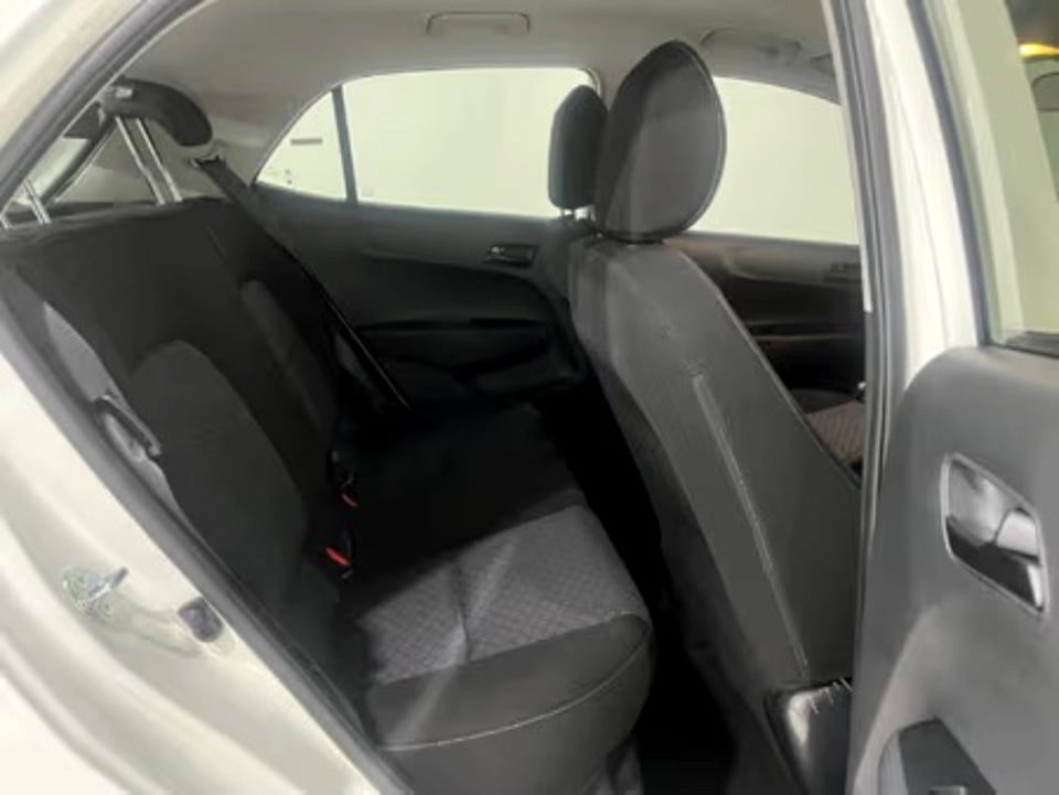 Photo 18 of 28