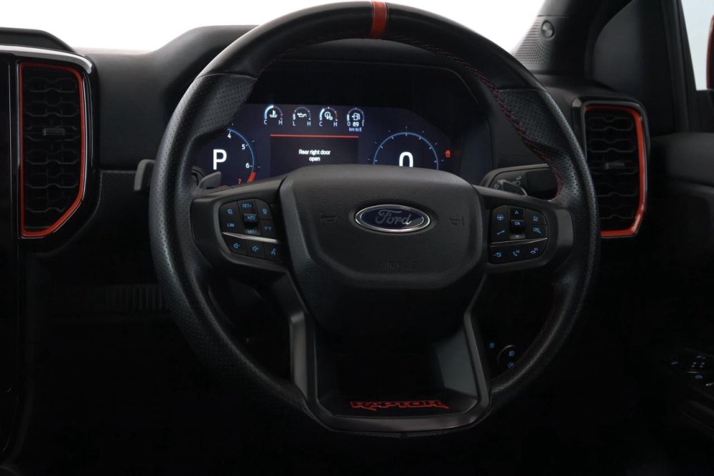 Photo 16 of 32