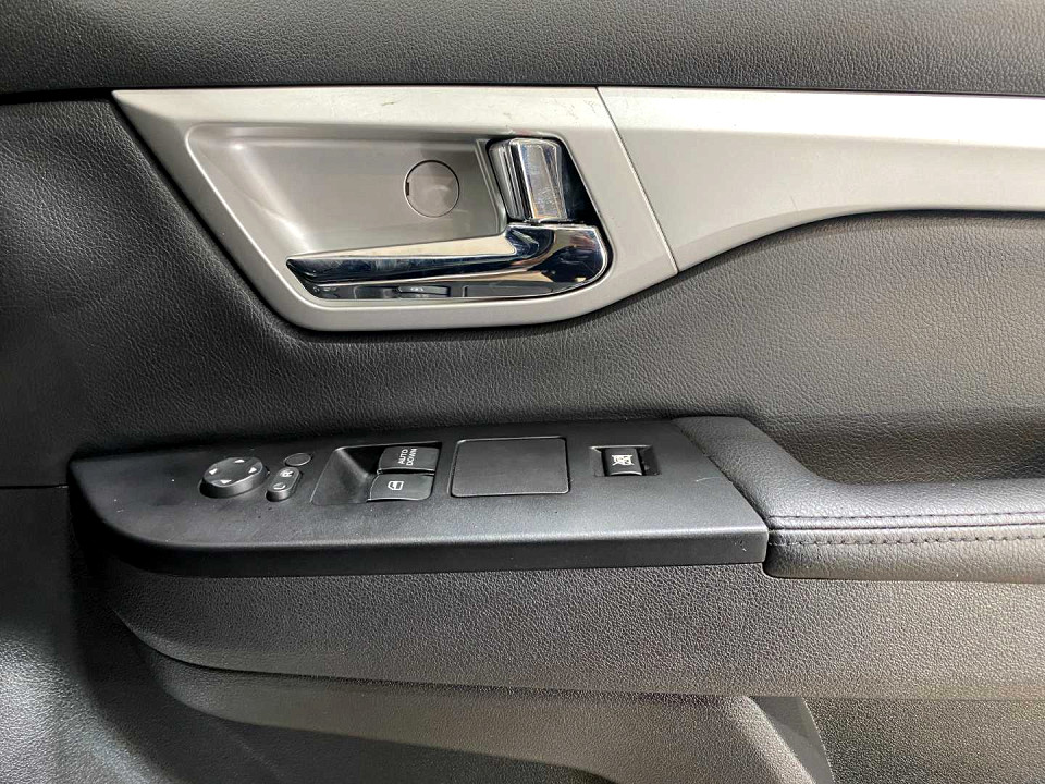 Photo 16 of 30