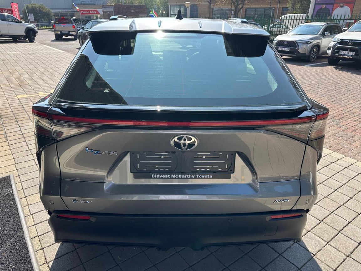 Photo 9 of 15