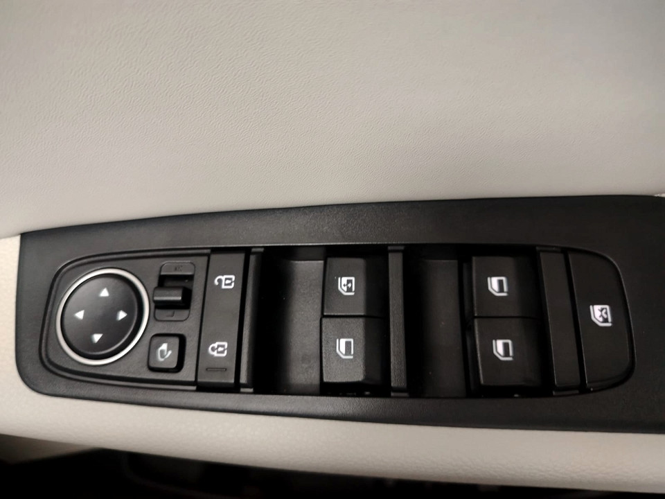 Photo 23 of 33