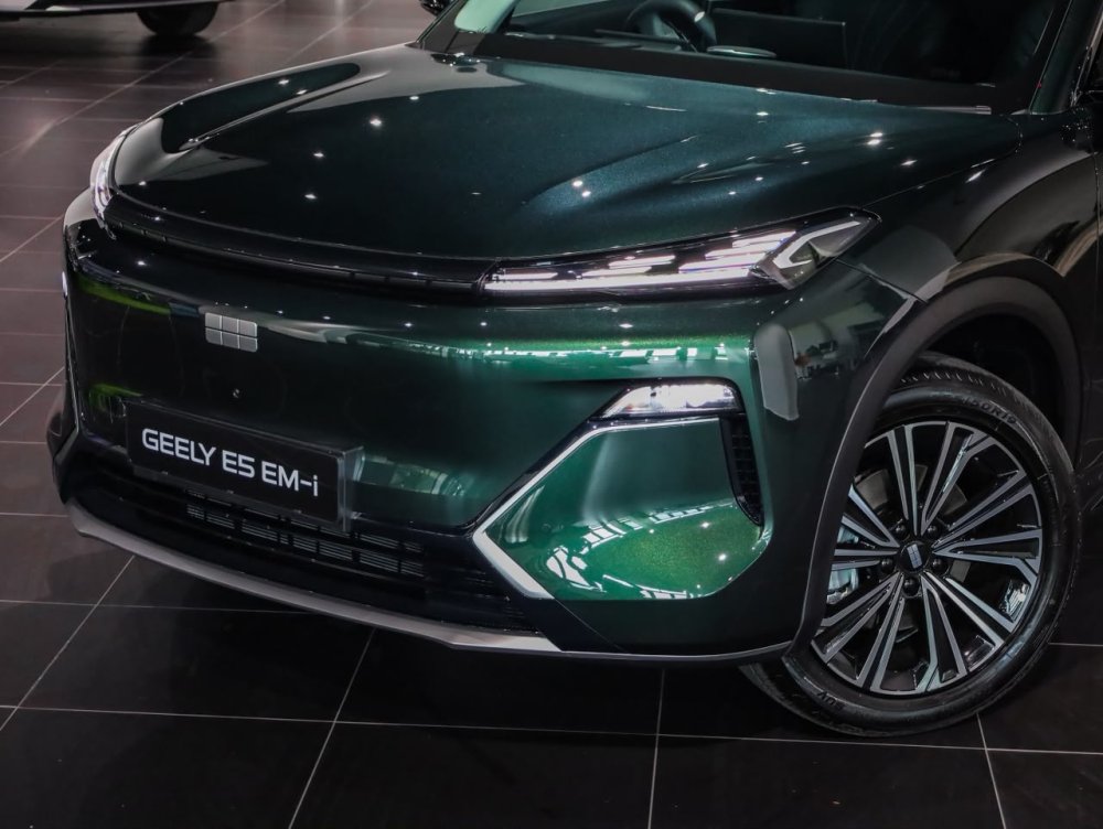 Photo 15 of 28