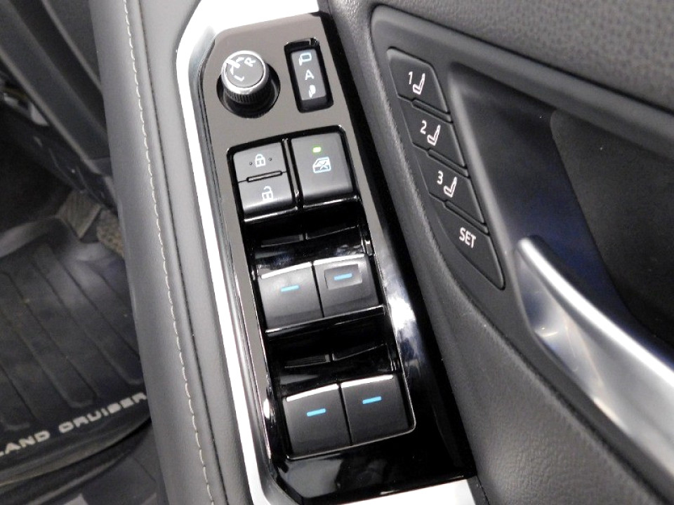 Photo 12 of 19