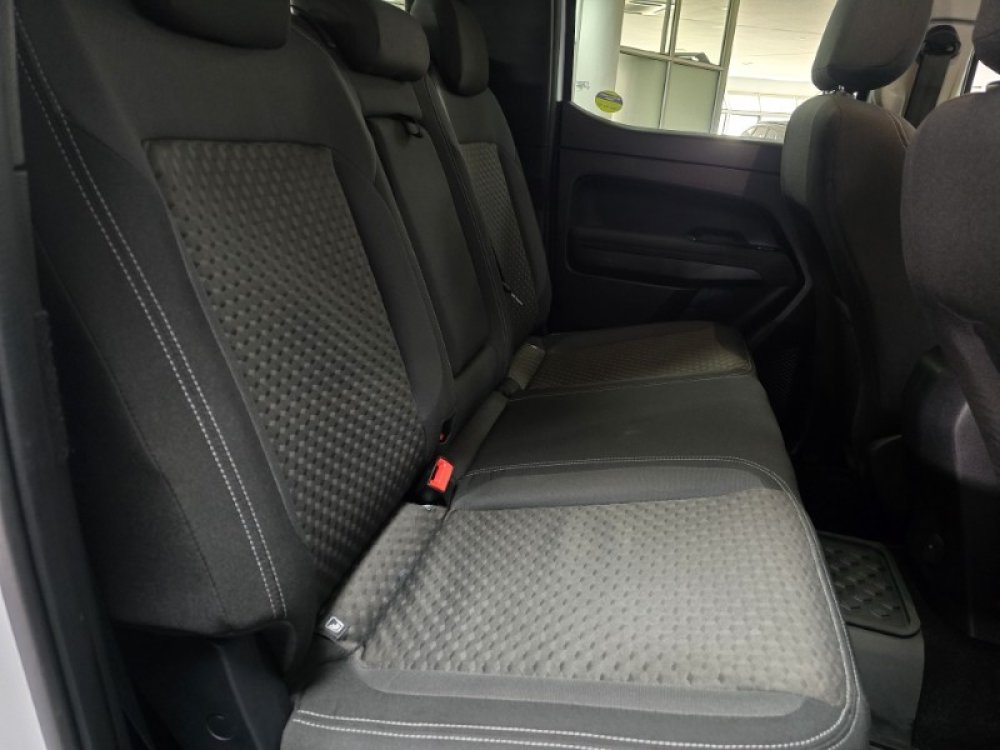 Photo 16 of 32