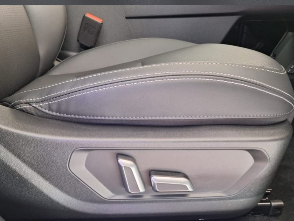 Photo 11 of 19