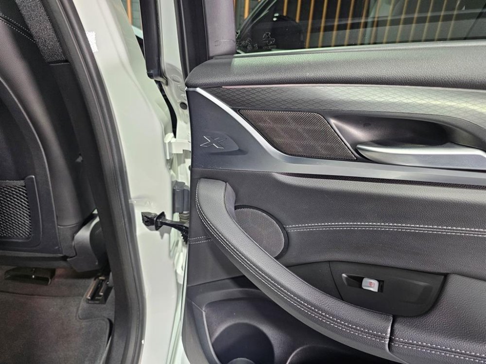 Photo 21 of 30