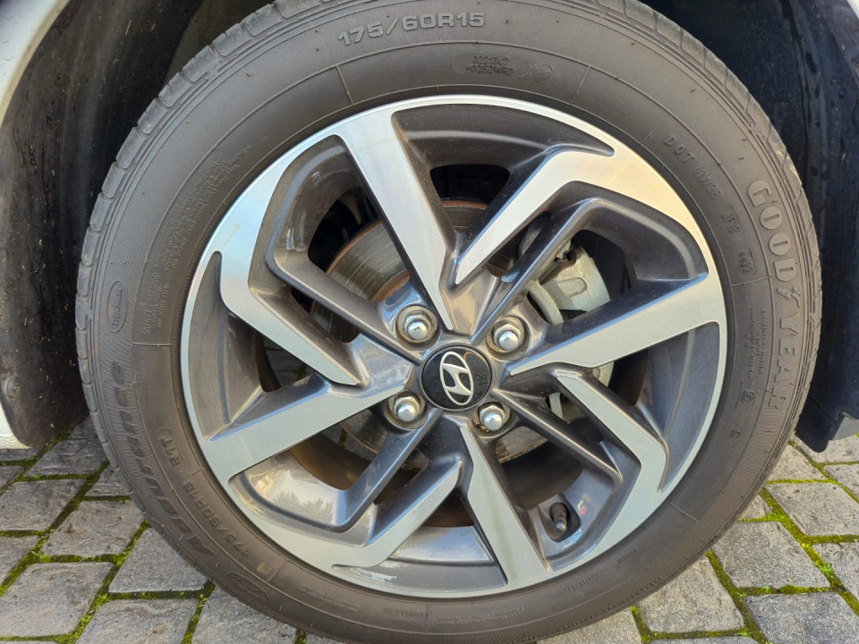 Photo 18 of 21