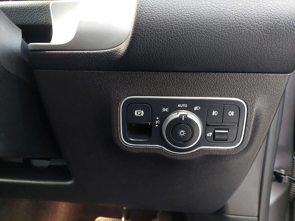 Photo 19 of 28