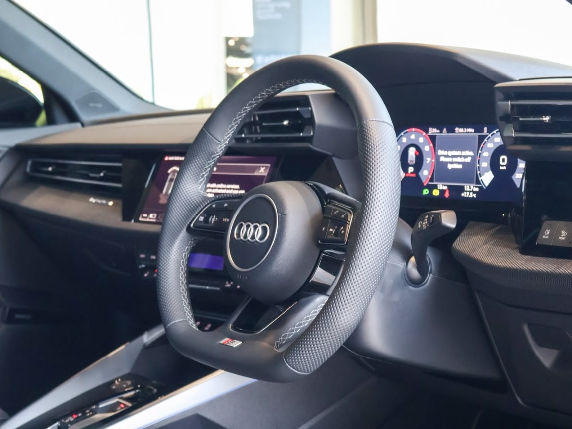 Photo 15 of 23