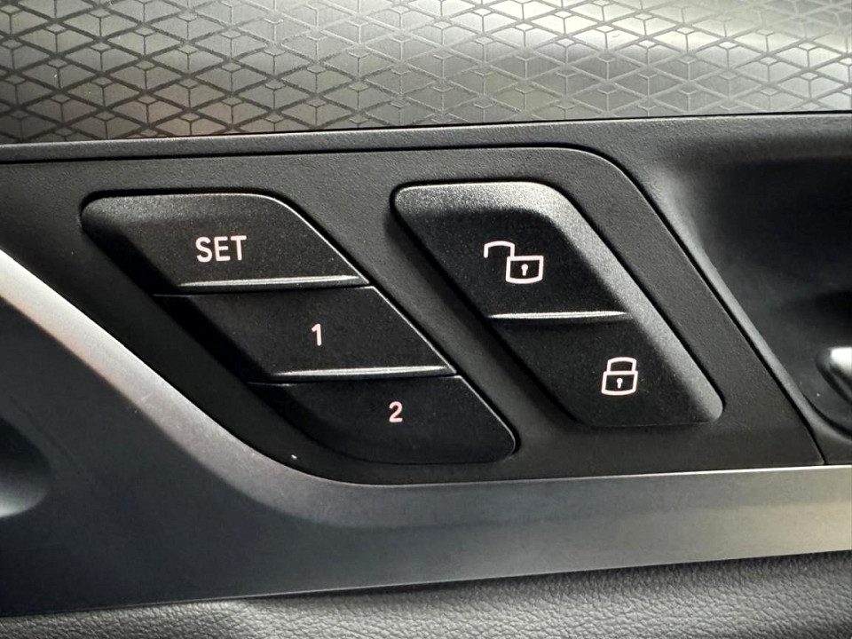 Photo 18 of 22