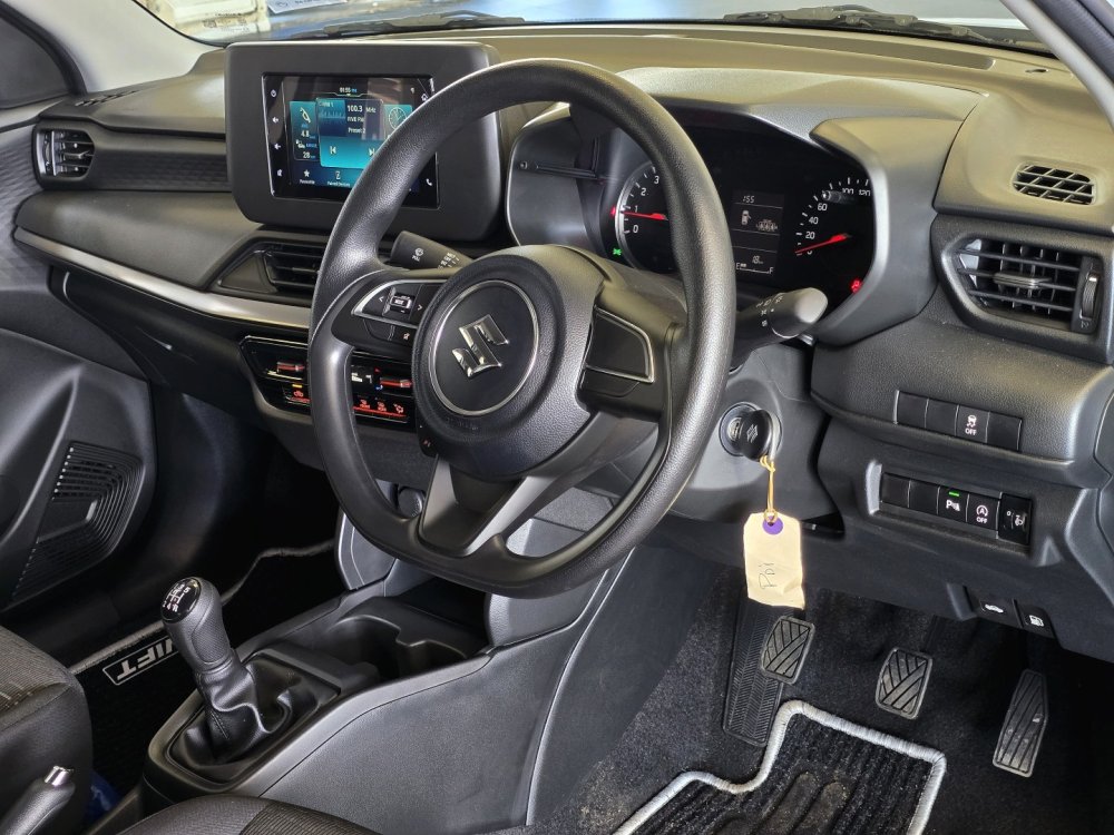 Photo 27 of 28