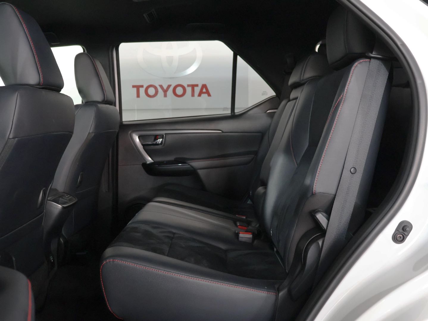 Photo 15 of 28