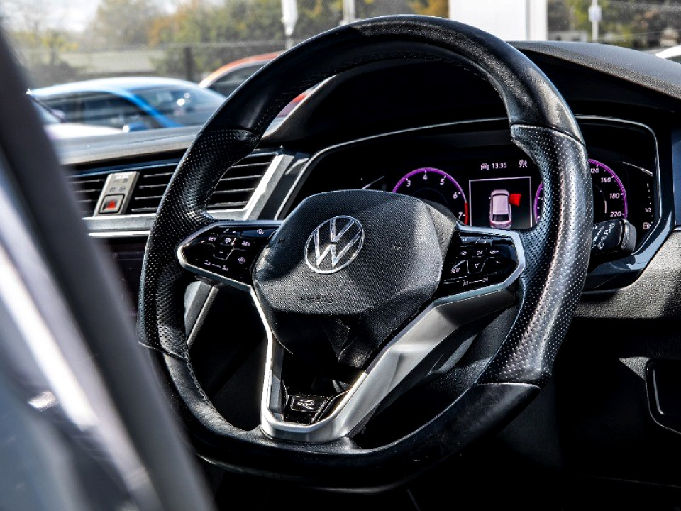 Photo 33 of 44