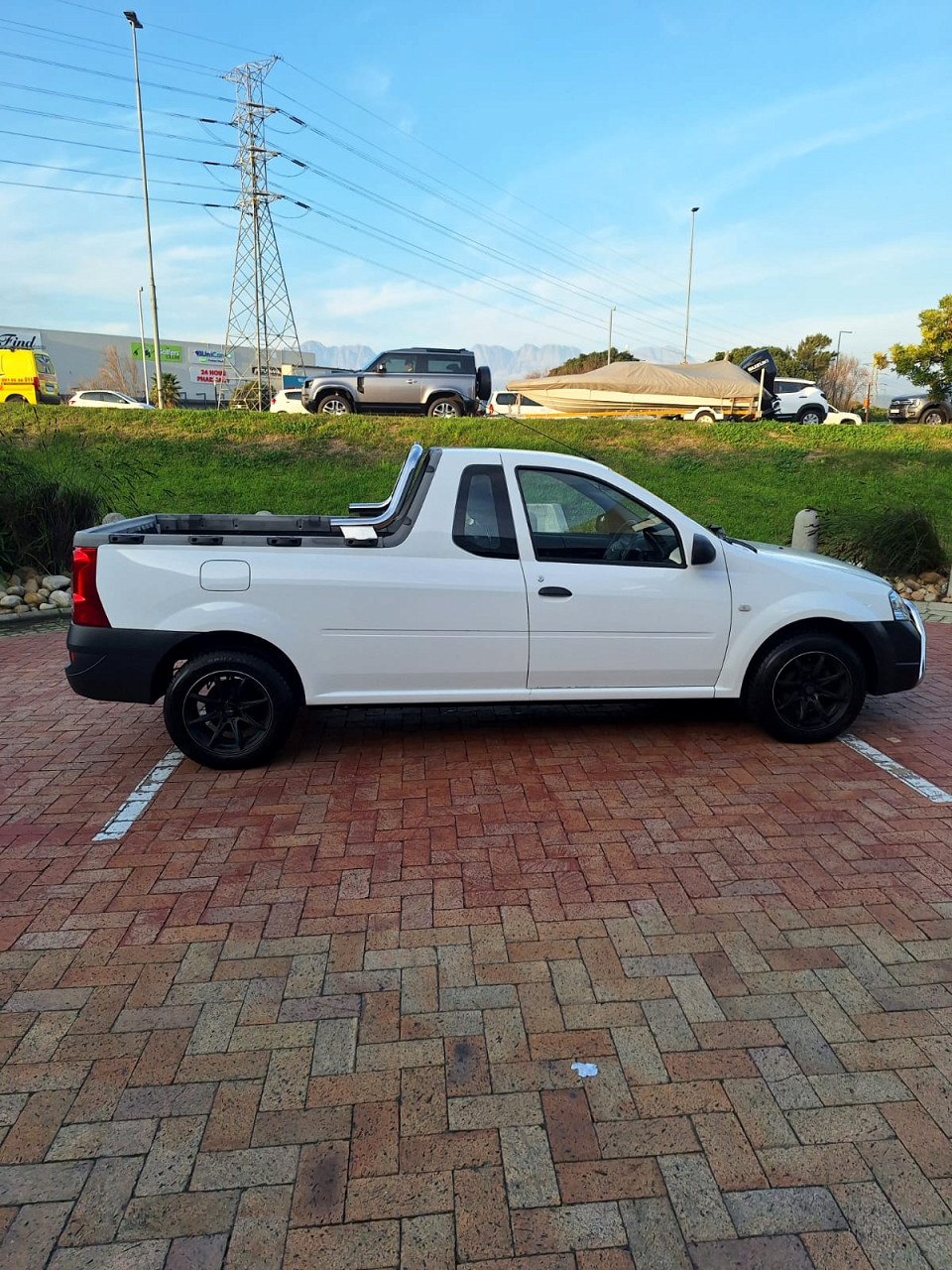 Photo 3 of 17