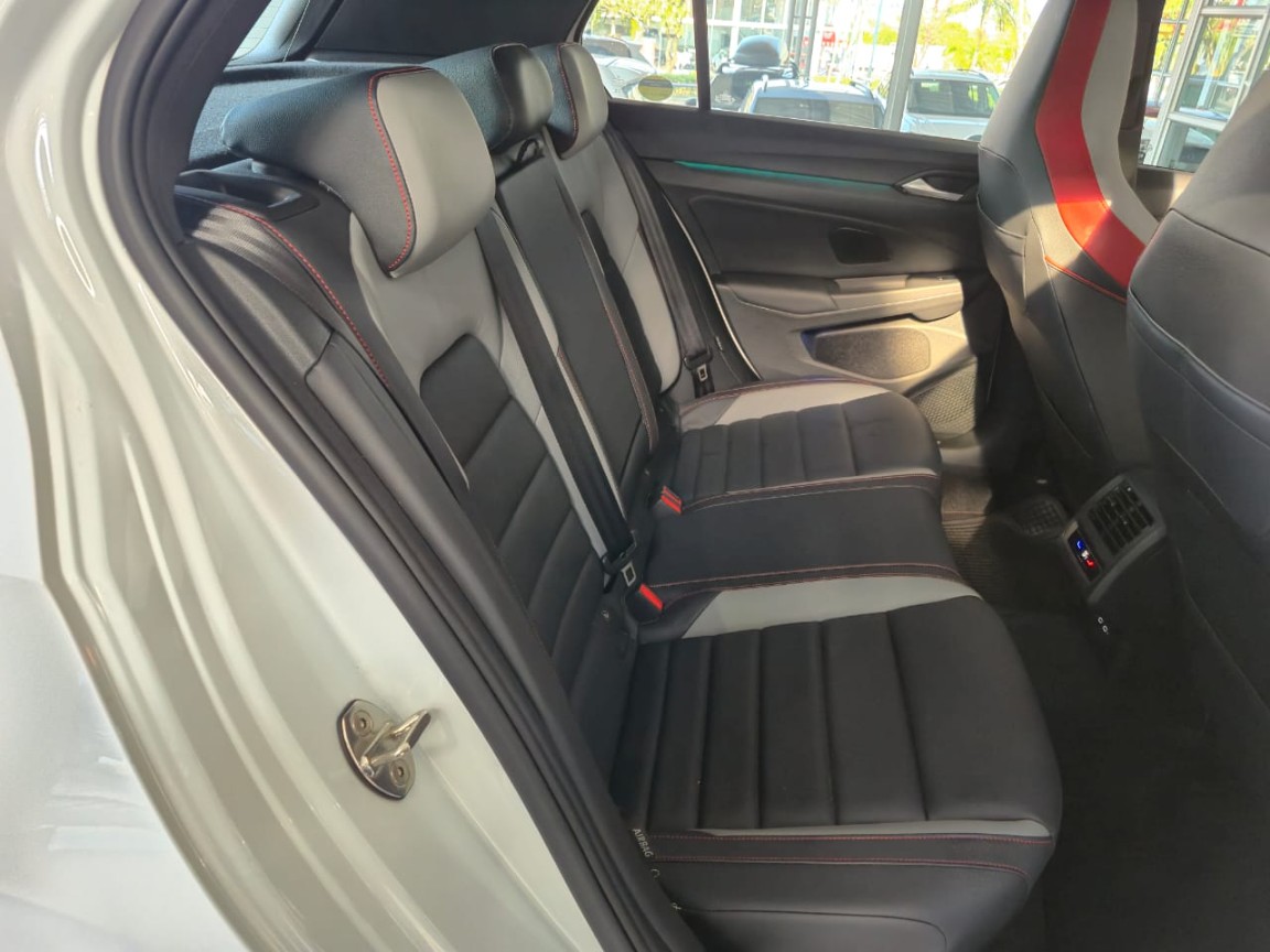 Photo 11 of 19
