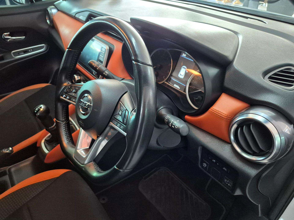 Photo 7 of 20