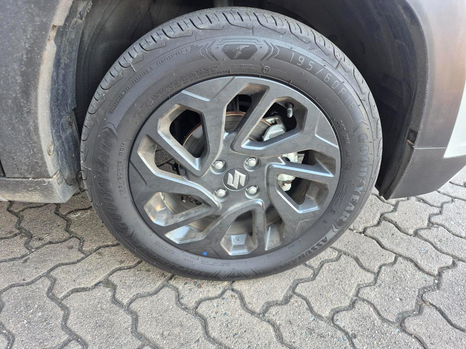 Photo 11 of 18