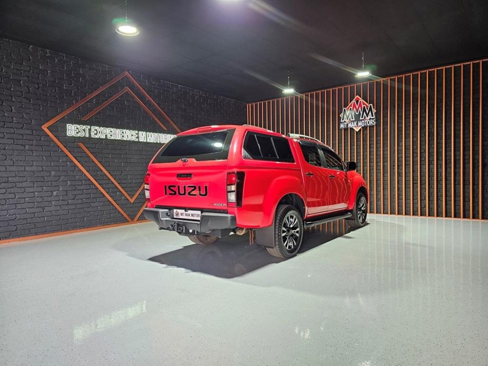 Photo 26 of 28
