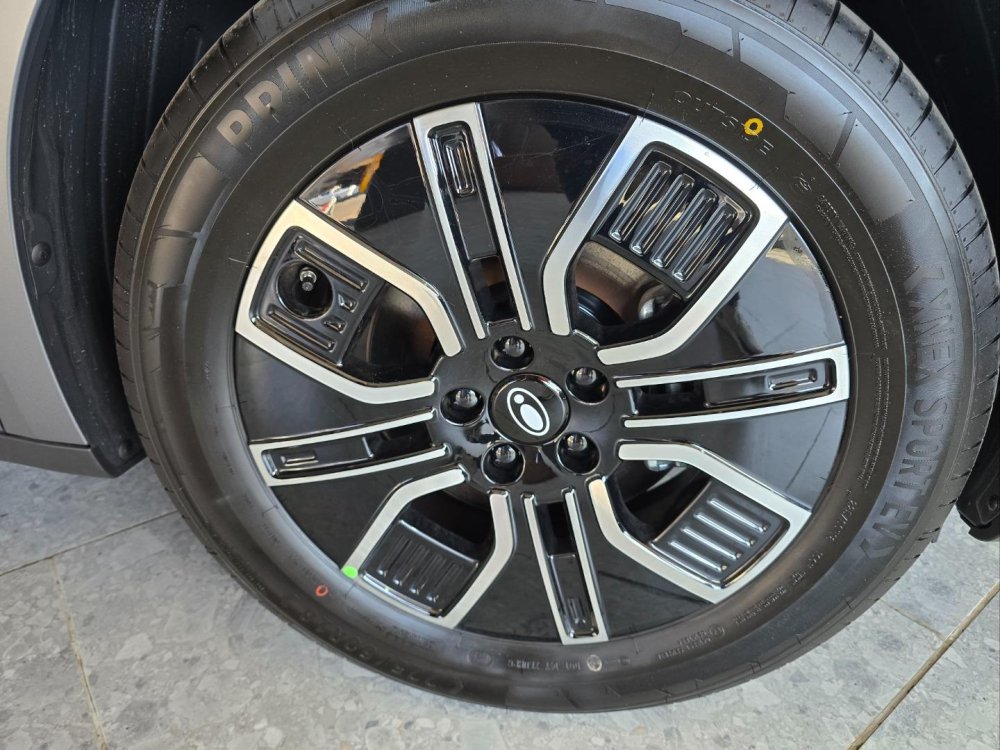 Photo 10 of 14