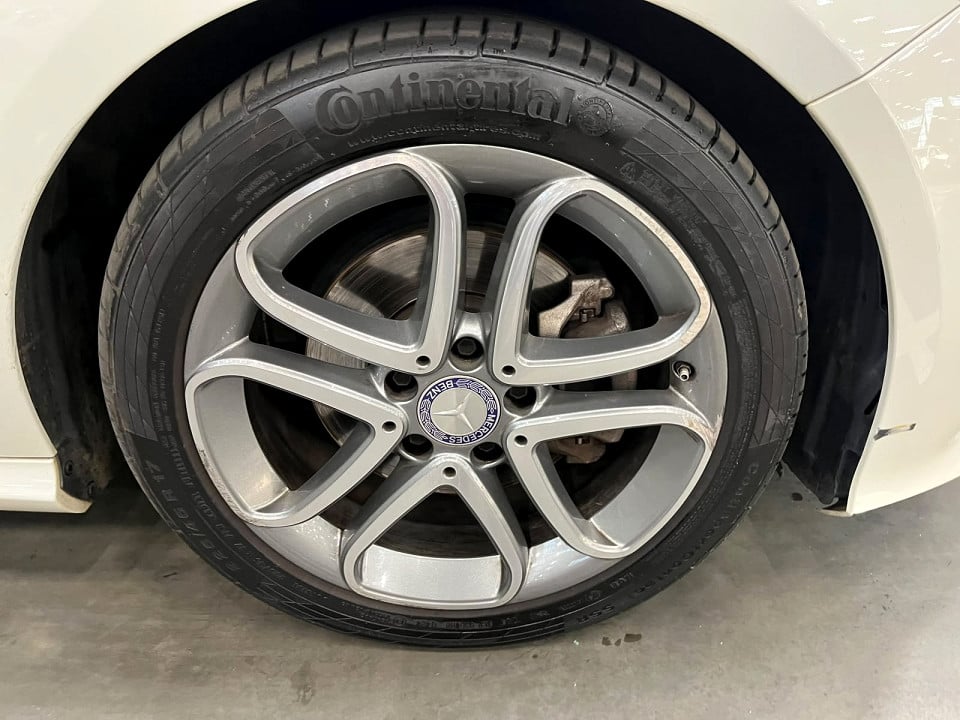 Photo 9 of 14