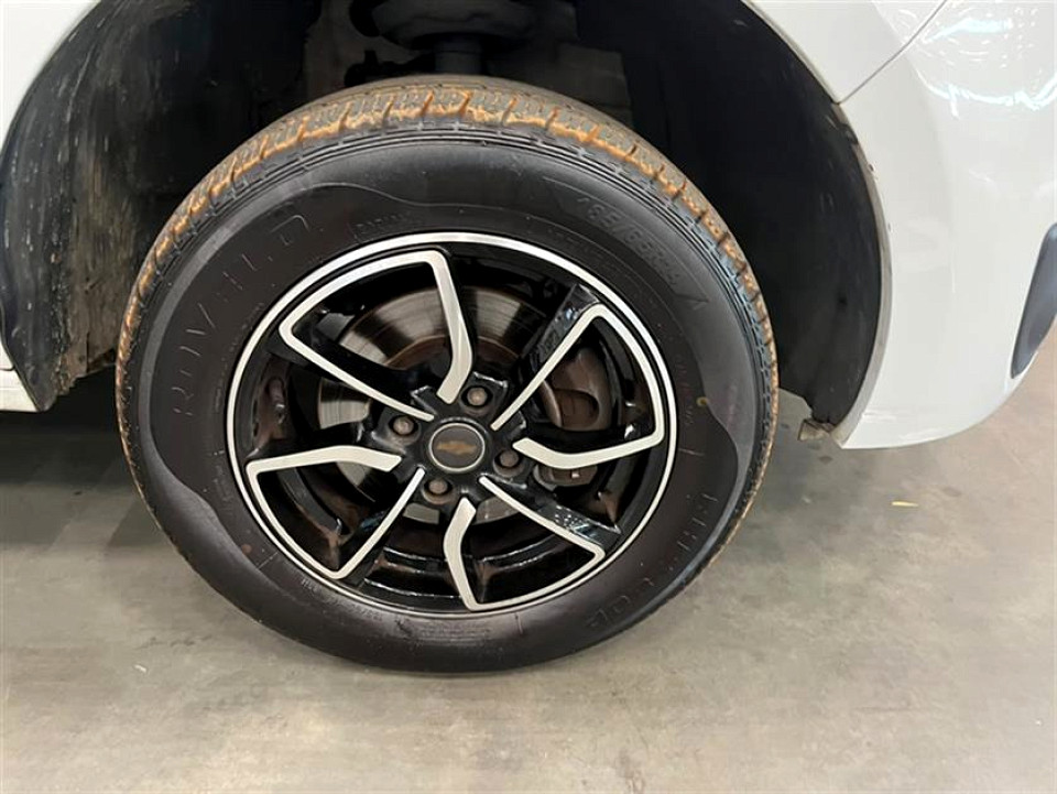 Photo 9 of 16