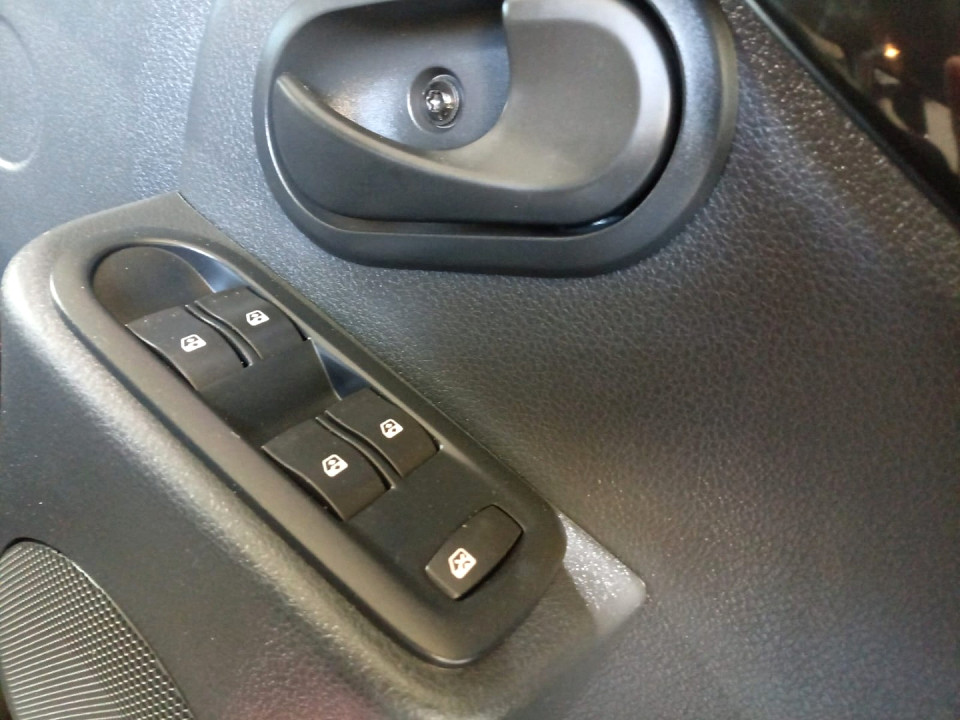 Photo 19 of 25