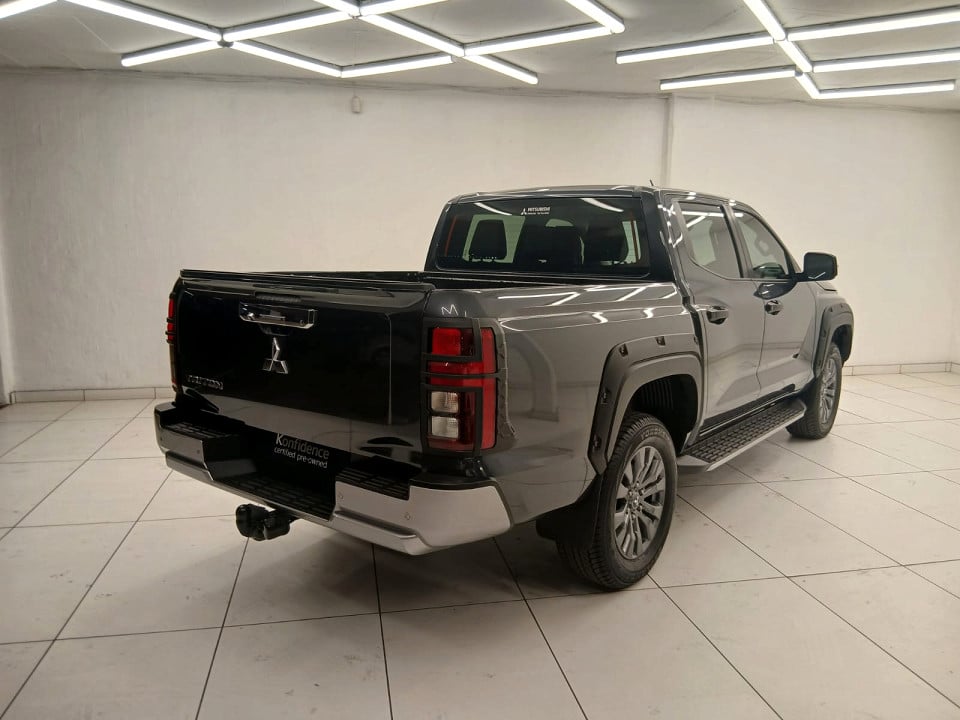 Photo 8 of 27