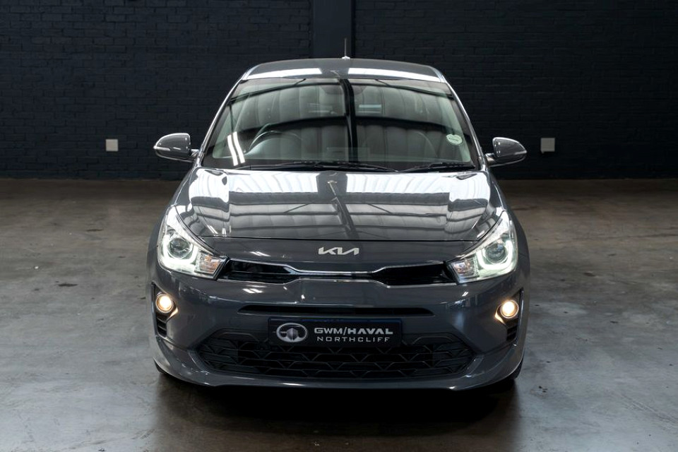 Photo 3 of 27
