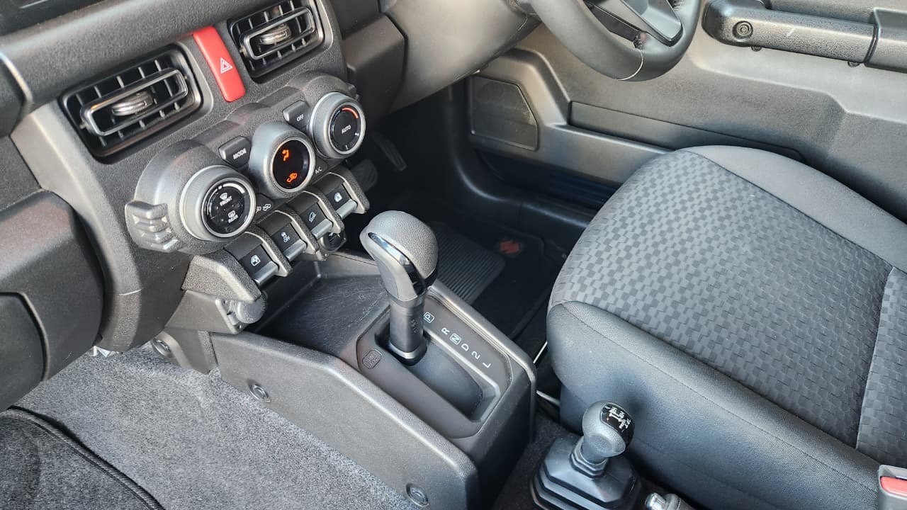 Photo 18 of 25
