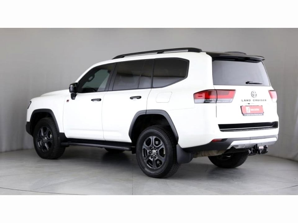 Photo 4 of 30