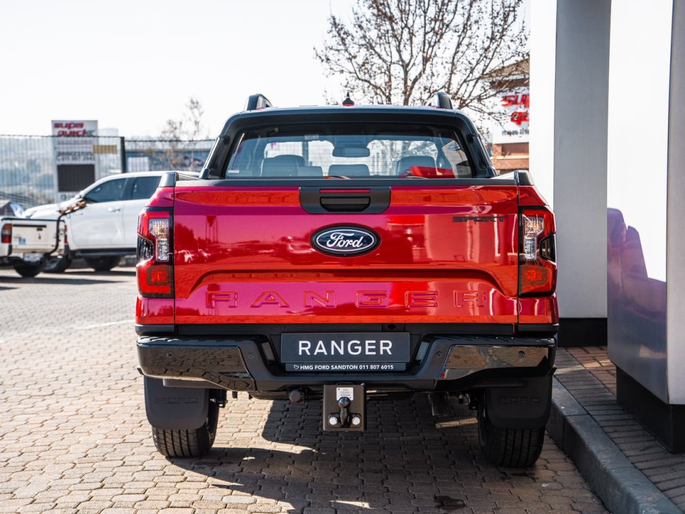 Photo 4 of 25