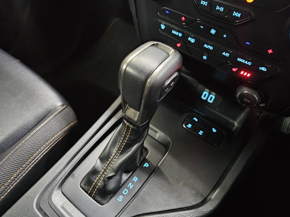 Photo 9 of 14
