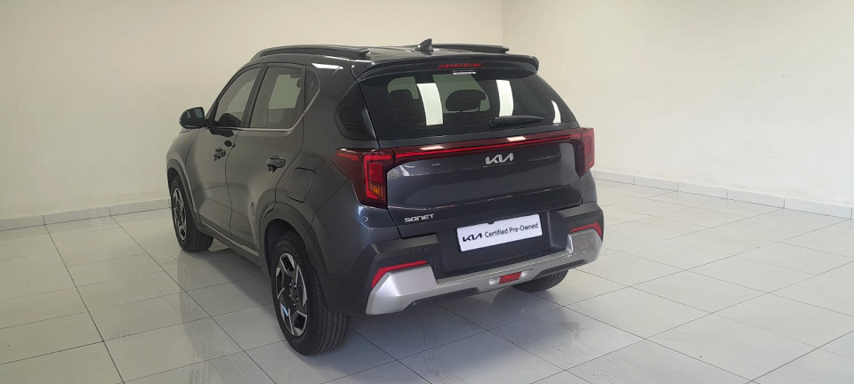 Photo 3 of 24