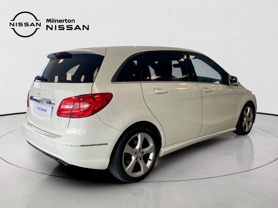 Photo 4 of 28