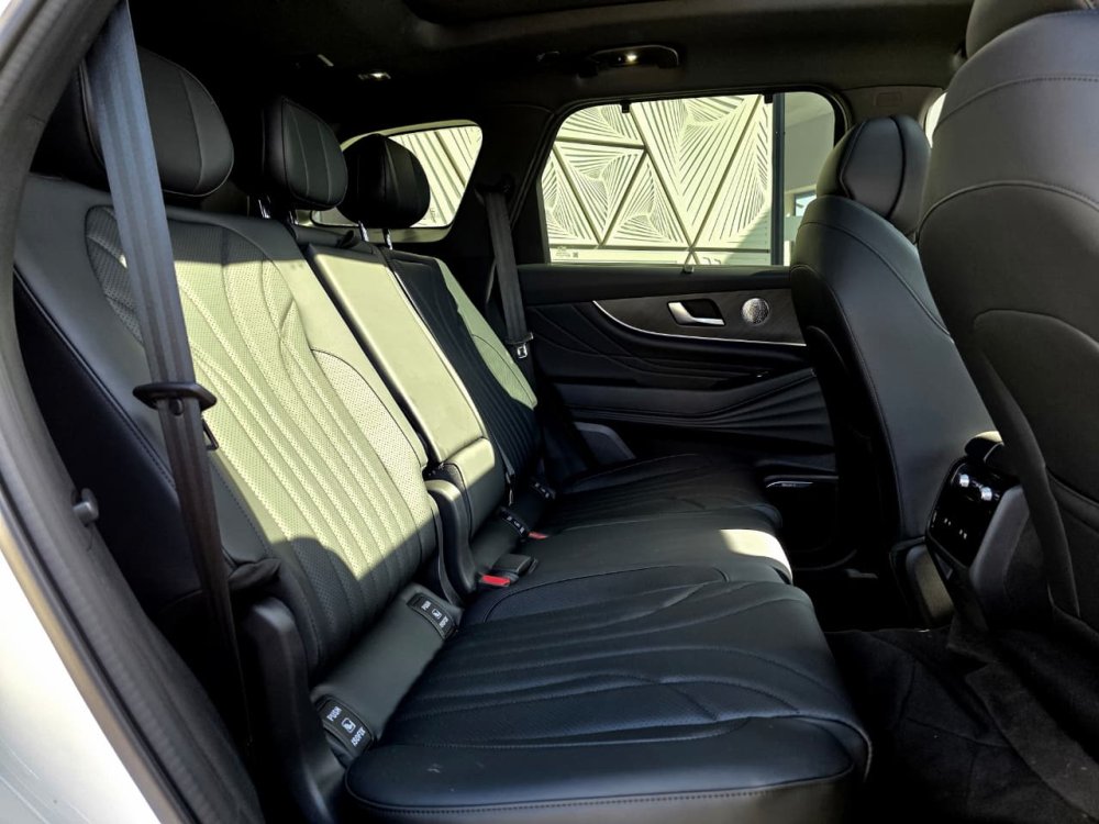 Photo 32 of 34