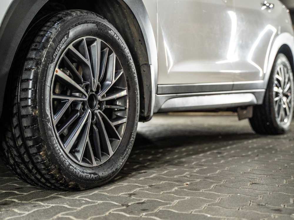 Photo 9 of 31