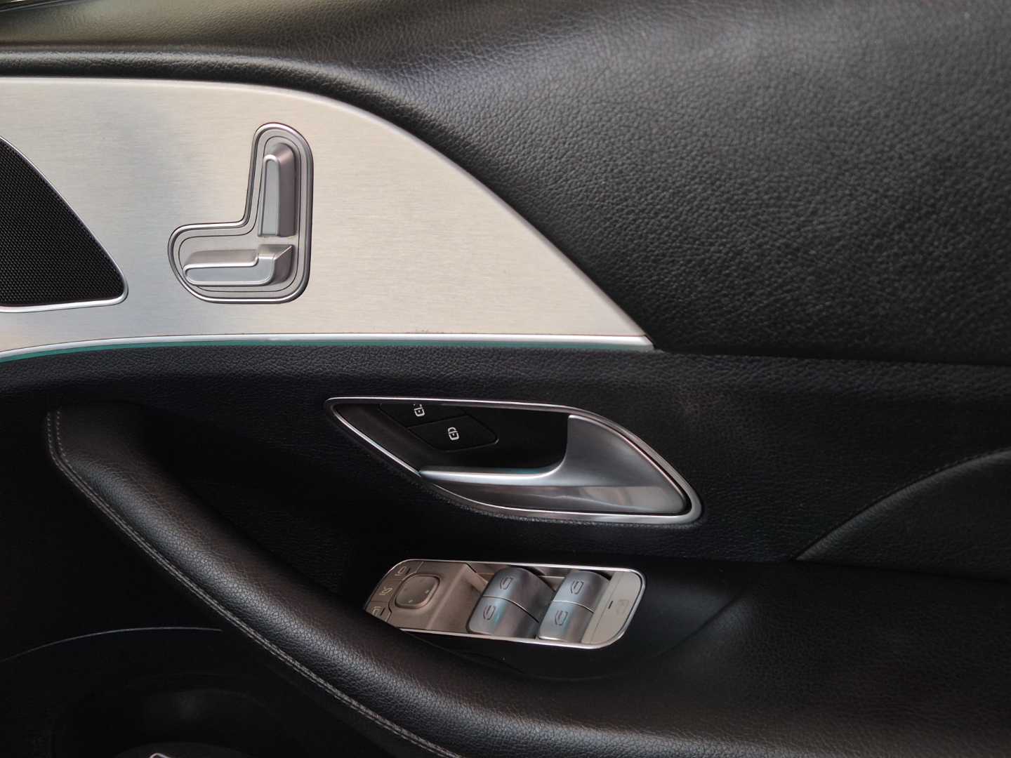 Photo 15 of 20