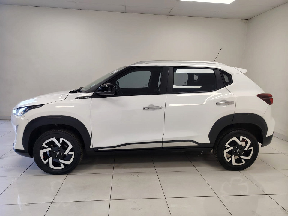 Photo 7 of 25