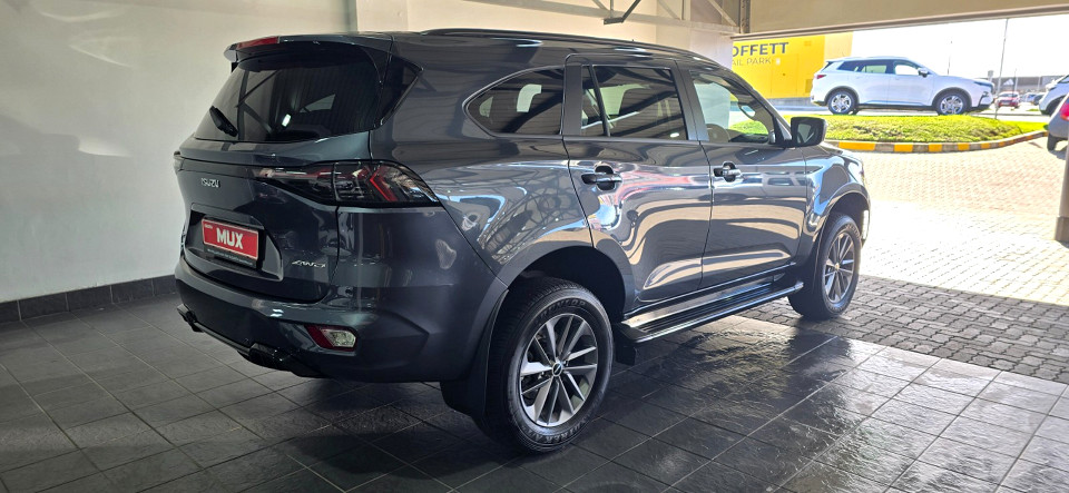 Photo 10 of 27