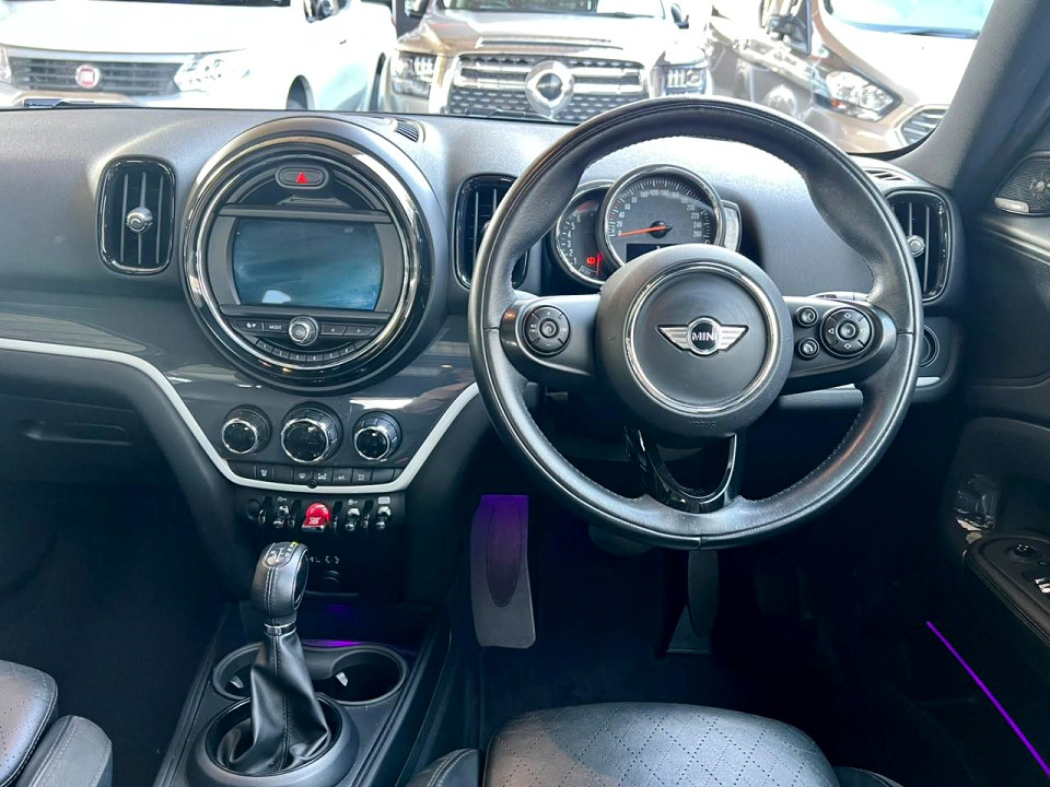 Photo 18 of 25