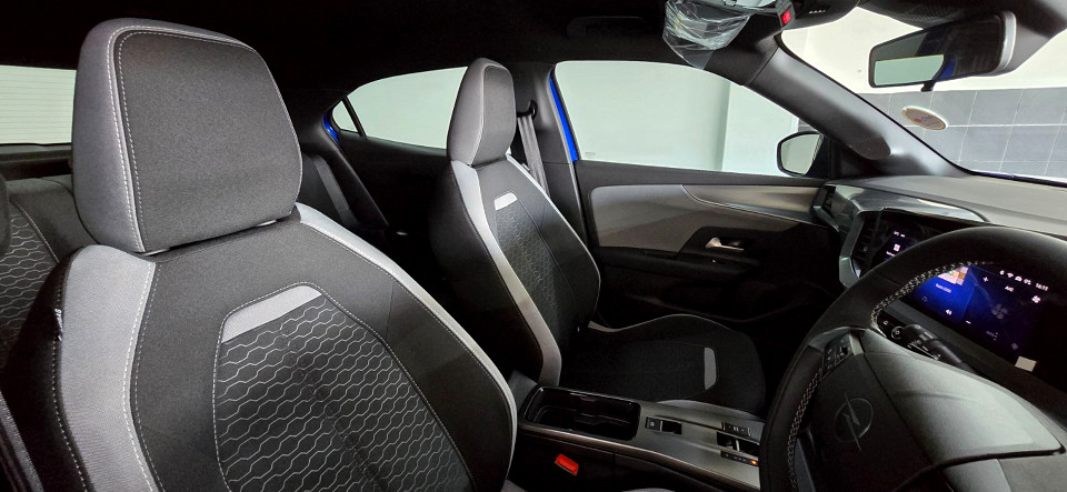 Photo 23 of 27