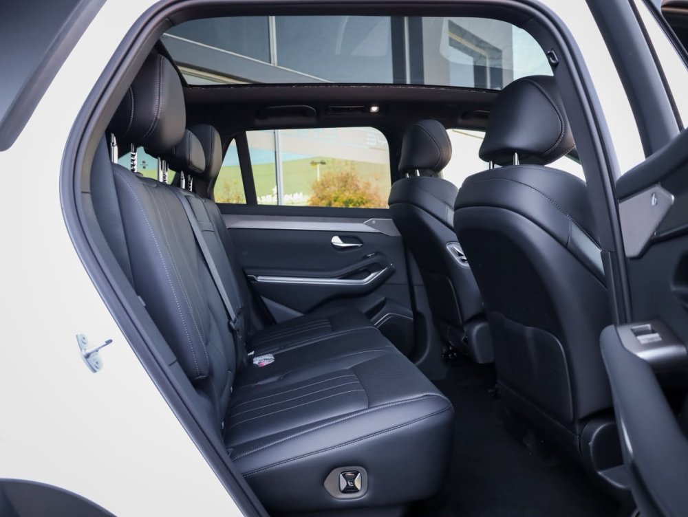 Photo 16 of 31