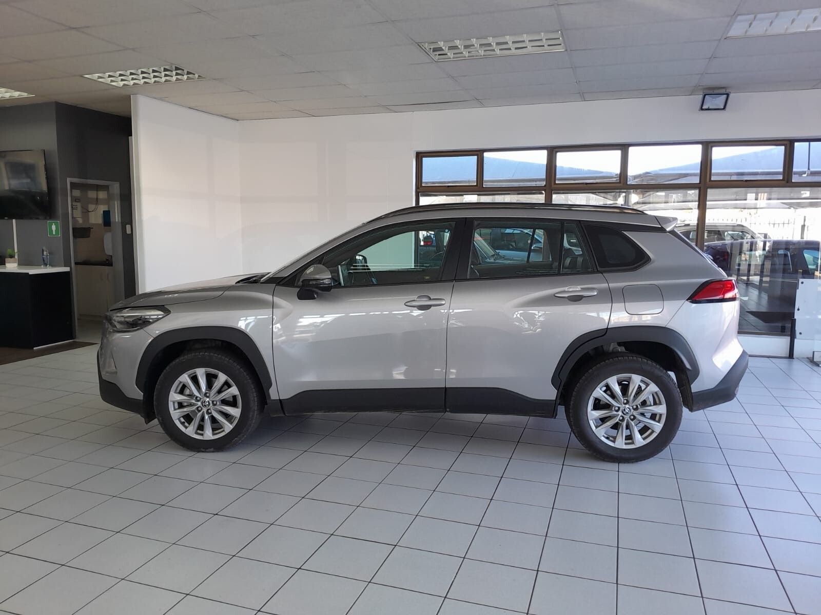 Photo 3 of 26