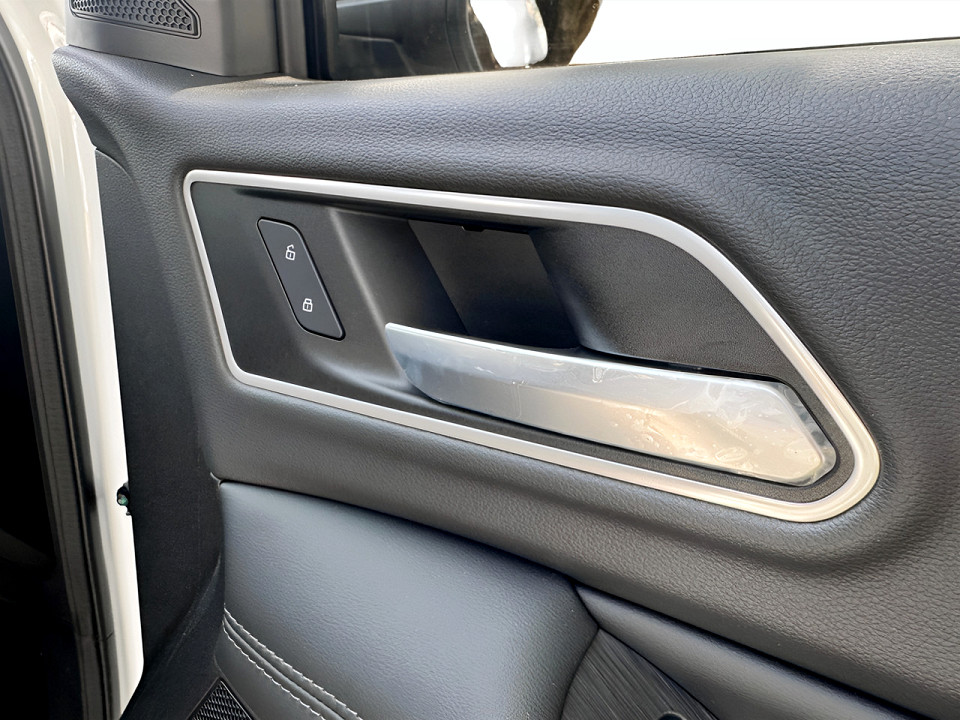 Photo 17 of 40