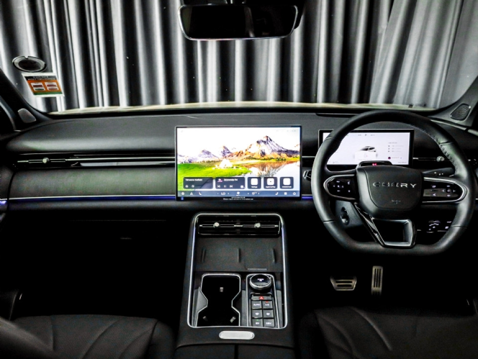 Photo 13 of 18