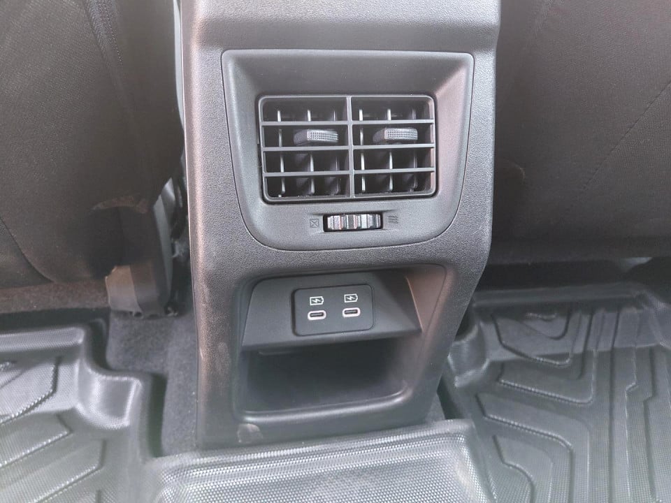 Photo 20 of 27