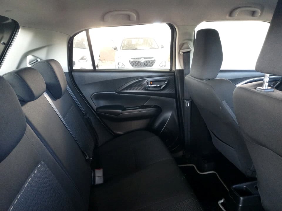 Photo 18 of 28