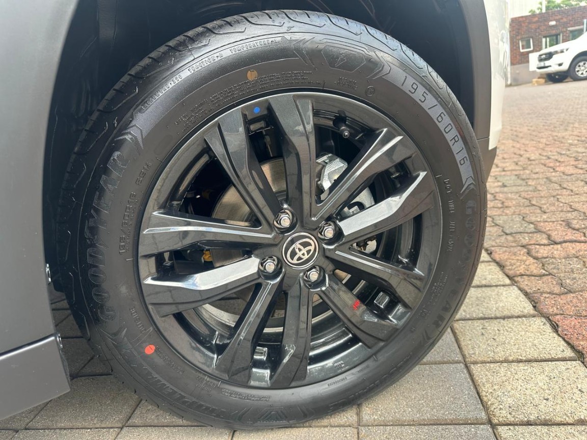 Photo 5 of 17